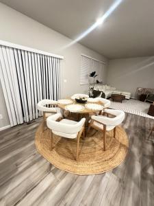 New Vacation Home 10 min walking distance from Gaylord Hotel