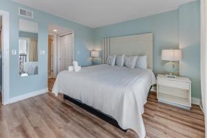 Recently Renovated, Oceanfront, Great Views,Pools