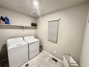 New Vacation Home 10 min walking distance from Gaylord Hotel