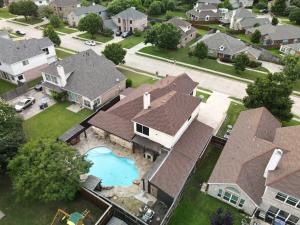 Prestigious 5BR 3B Home with Pool Sauna Game Room & Bar