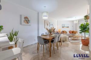 Modern 2BR Pool And 5min Beach Access