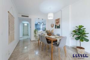 Modern 2BR Pool And 5min Beach Access