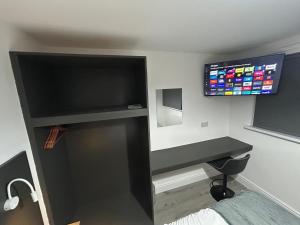 Modern Rooms with En-suite or Private Bathrooms