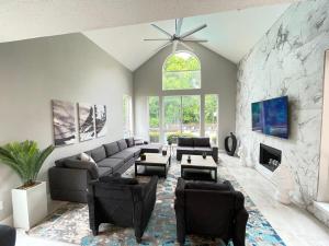 Captivating 6BR 3B Home with Pool & Fire Pit