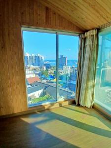 울산 명소 방어진항 300m. 세련된 4층 협소주택 전체