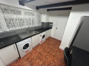 Modern Rooms with En-suite or Private Bathrooms