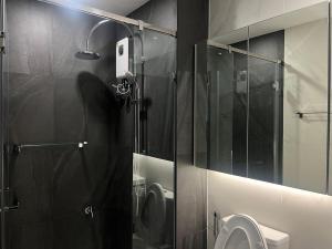 Downtown Pool Apartment 2 Bedrooms 2 Bathrooms Free Outdoor Pool Free Gym Pool View Cooking Available Monthly Rental Available 6F