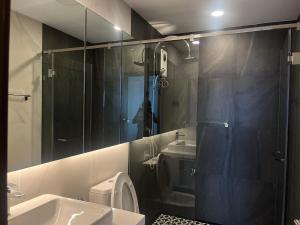 Downtown Pool Apartment 2 Bedrooms 2 Bathrooms Free Outdoor Pool Free Gym Pool View Cooking Available Monthly Rental Available 6F