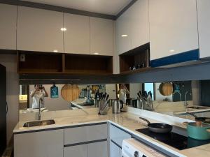 Downtown Pool Apartment 2 Bedrooms 2 Bathrooms Free Outdoor Pool Free Gym Pool View Cooking Available Monthly Rental Available 6F