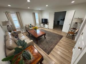 Spacious 2BR Apartment near Toledo, Sylvania & MI