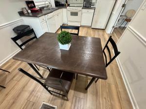 Spacious 2BR Apartment near Toledo, Sylvania & MI