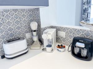 Reginas Studios & Apartments- Blue Flower apartment