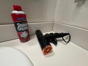 Modern 2BR Suite 202- Toledo & Sylvania Gateway