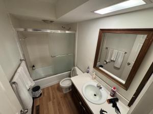 Modern 2BR Suite 202- Toledo & Sylvania Gateway