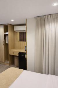 Golden Pyramids Crown