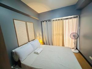 2 BR near NAIA SM BF Pool Balcony 6 guest