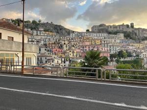 Giardino San Gerardo Maiella vista Castello e con parcheggio interno privato