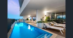 Modern 2BR apartment in the heart of Broadbeach