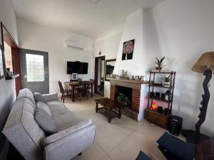 Casa independiente con estufa a leña