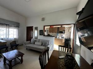 Casa independiente con estufa a leña