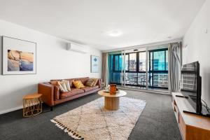 Level 37 Light-Filled Southbank Cityscape 2B2B1C