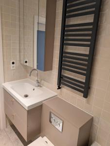 Fresh & Modern Studio 2