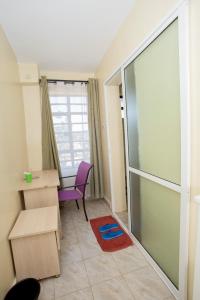 Palm Breeze Gardens, Riruta