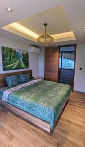 The Cheechas Villa, Mountain & Oceanview