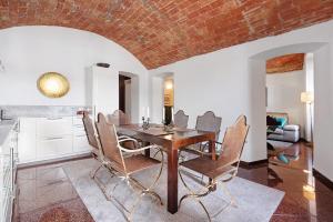 City Apartment On The Beach