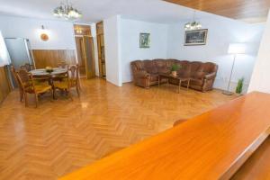 large & spacious apartment with fantastic views