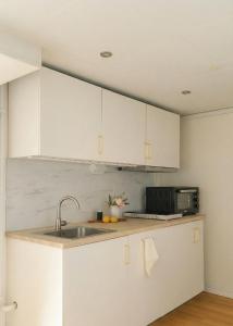 Calm Condo in villa area near nature