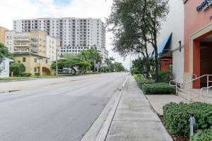 Coral Gables 2br w wd pool gym near shops MIA-46