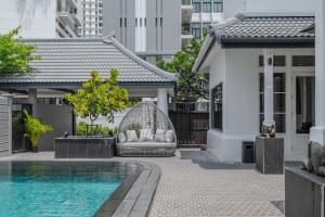 Thong Lo Modern Pool Villa In Center Of Bangkok