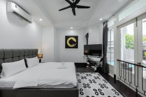 Thong Lo Modern Pool Villa In Center Of Bangkok