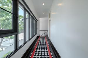 Thong Lo Modern Pool Villa In Center Of Bangkok