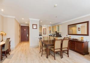 Luxury 1-Bedroom at Michelangelo Towers