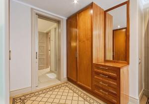 Luxury 1-Bedroom at Michelangelo Towers