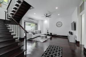 Thong Lo Modern Pool Villa In Center Of Bangkok