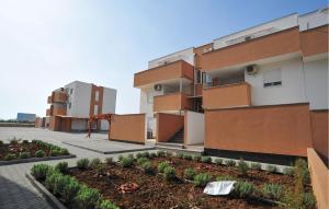 2 Bedroom Nice Apartment In Nin