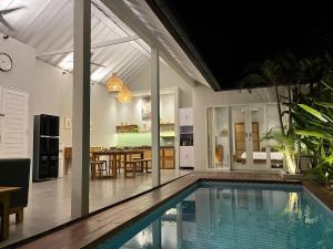 Casa Oliva - Tropical Pool Villa on Trendy Seminyak Eat Street