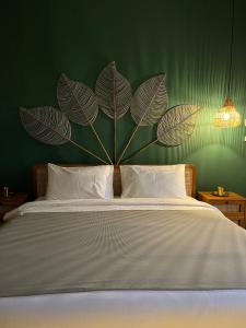 Casa Oliva - Tropical Pool Villa on Trendy Seminyak Eat Street