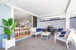 Eastport - Luxury Beach Retreat with Pool & Views