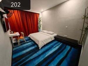 Love Inn Hotel Kuchai Lama