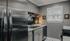 Magical Creekside Treehouse Walk to Moody Center & UT Football Games