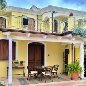 Happy Houses With Garden img50