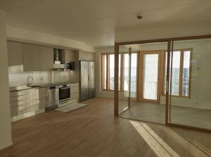 Stunning, brand new sea-view apartment with 3 bedrooms