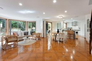 Hilltop Haven - Shell Cove