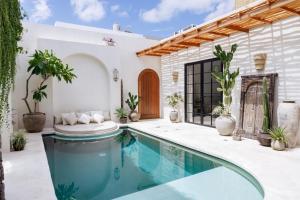 Vila Gila - 2BR Canggu Villa with Pool & Rooftop