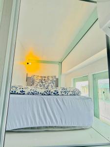 Easy Monday Capsule Bed and Traditional Thai Bath