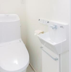 5 min to JR Tabata Station Entire 3BR House 82sqm Sleeps 5 Hot Tub Newly Built